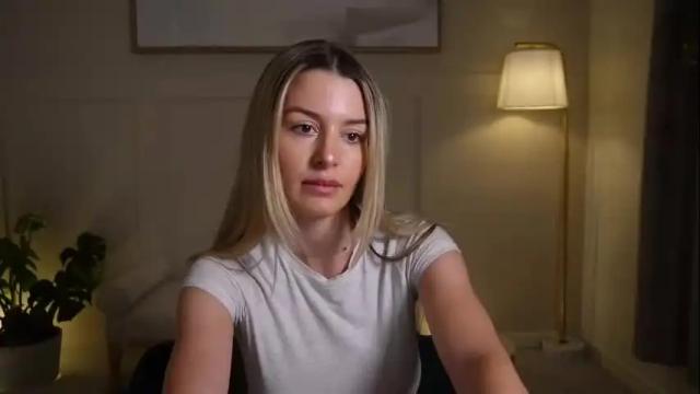 Image 7 of adriananorth Stream on Chaturbate on 4 months ago