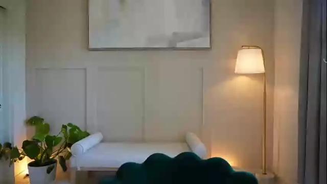 Image 2 of adriananorth Stream on Chaturbate on 3 months ago