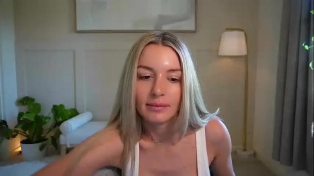 Image 4 of adriananorth Stream on Chaturbate on 3 months ago