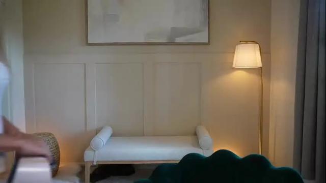 Image 11 of adriananorth Stream on Chaturbate on 3 months ago