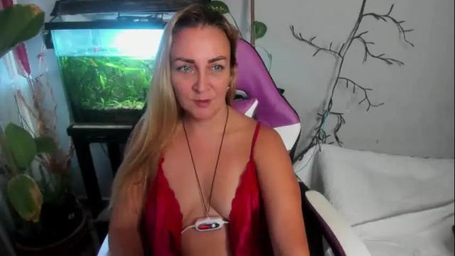 Image 10 of adrianapdes Stream on Chaturbate on 3 months ago