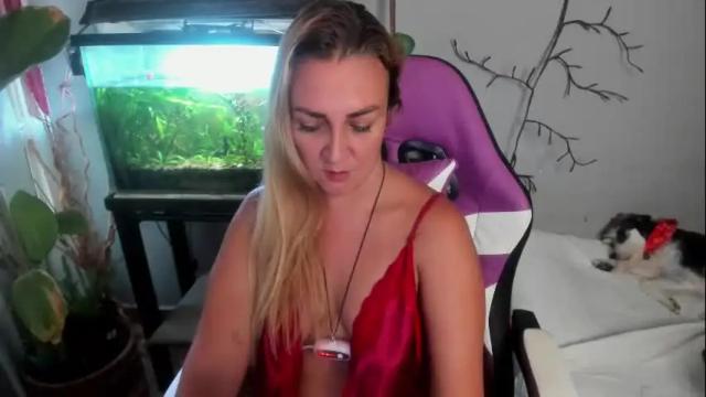 Image 11 of adrianapdes Stream on Chaturbate on 3 months ago