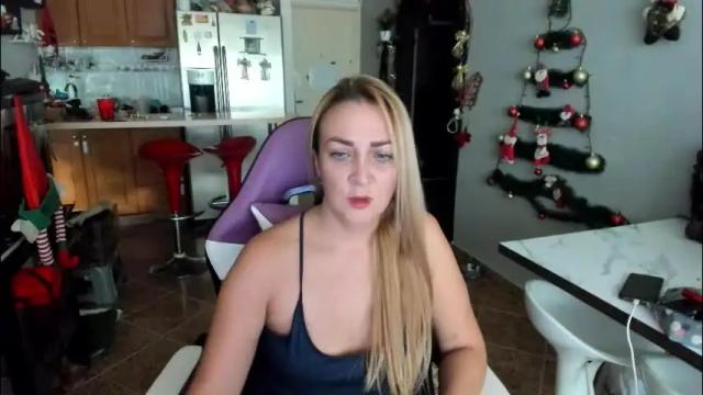 Image 4 of adrianapdes Stream on Chaturbate on 1 month ago