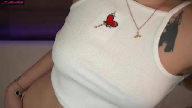 Image 12 of adrianaprincess Stream on Chaturbate on 16 months ago