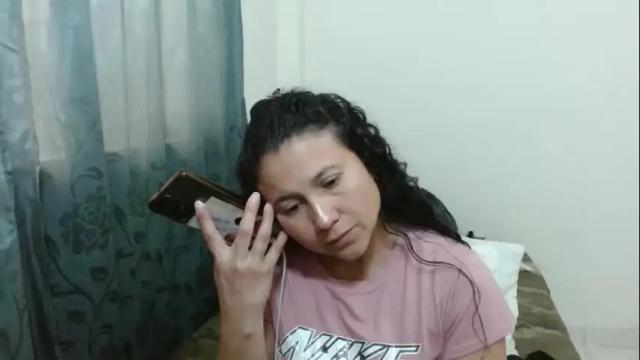 Image 12 of adrianatellez Stream on Chaturbate on 5 months ago