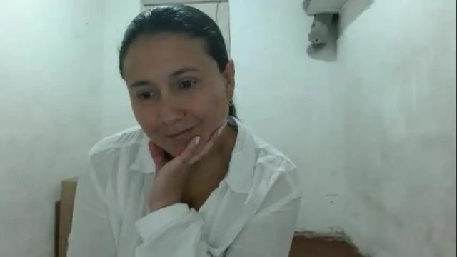 Image 6 of adrianatellez Stream on Chaturbate on 3 months ago