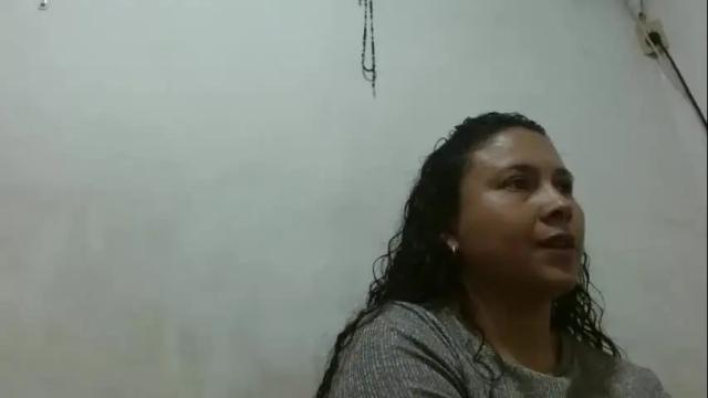 Image 10 of adrianatellez Stream on Chaturbate on 1 month ago