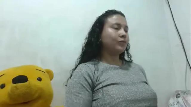 Image 4 of adrianatellez Stream on Chaturbate on 1 month ago