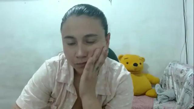 Image 12 of adrianatellez Stream on Chaturbate on 1 month ago