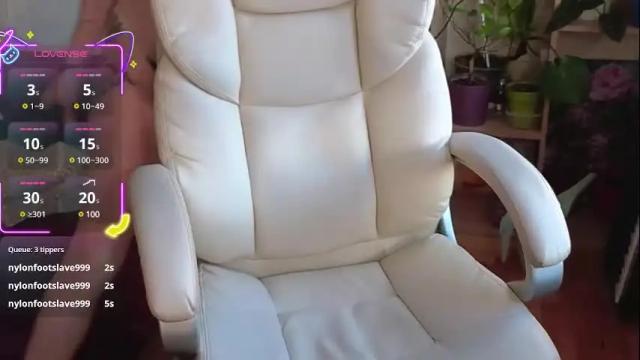 Image 12 of adrihanna Stream on Chaturbate on 29 days ago