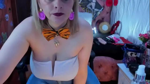Image 2 of adriiana_fox_ Stream on Chaturbate on 16 days ago