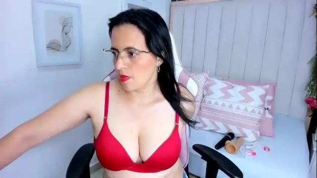 Image 4 of africa_holmes Stream on Chaturbate on 15 days ago