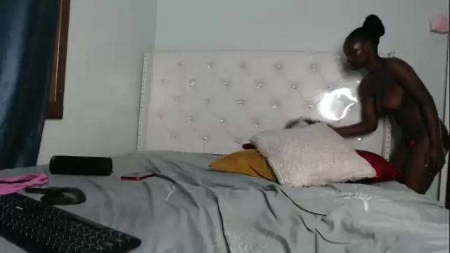 Image 12 of africanpetitequeen Stream on Chaturbate on 10 days ago