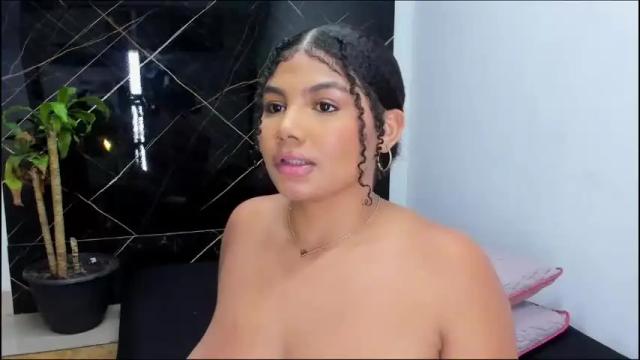 Image 3 of afrodita_roos_ Stream on Chaturbate on 4 days ago