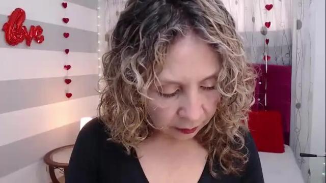 Image 4 of afrodita_sg Stream on Chaturbate on 1 month ago