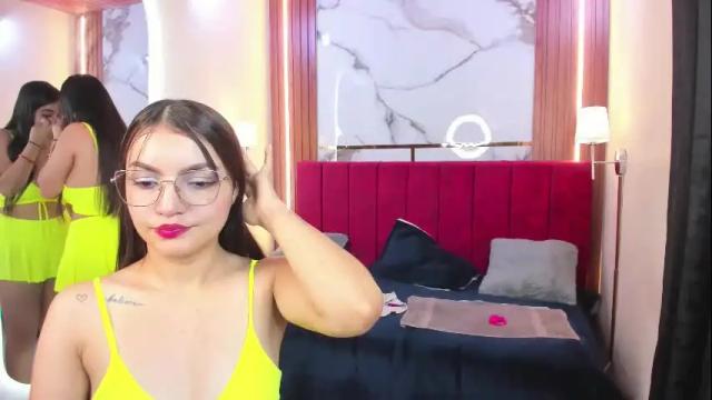Image 4 of afroditaandsoffi Stream on Chaturbate on 16 days ago