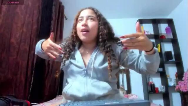 Image 4 of afroditadangelo Stream on Chaturbate on 2 months ago