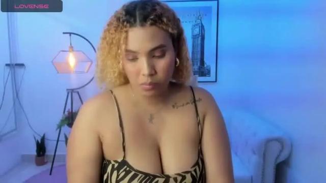 Image 2 of afroditha_69_ Stream on Chaturbate on 14 months ago