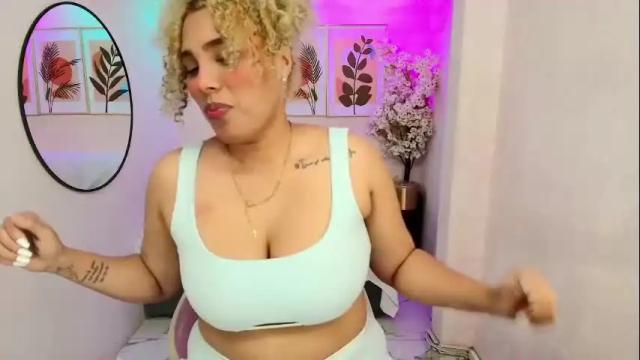 Image 6 of afroditha_69_ Stream on Chaturbate on 17 days ago