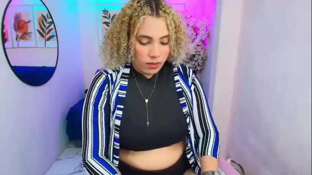 Image 10 of afroditha_69_ Stream on Chaturbate on 9 days ago