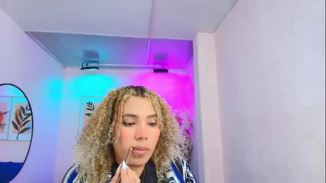 Image 4 of afroditha_69_ Stream on Chaturbate on 9 days ago