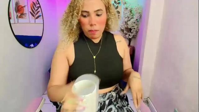 Image 7 of afroditha_69_ Stream on Chaturbate on 4 months ago