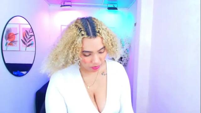 Image 2 of afroditha_69_ Stream on Chaturbate on 4 months ago