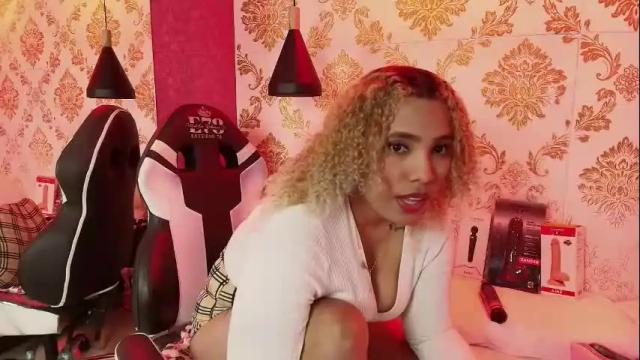 Image 4 of afroditha_69_ Stream on Chaturbate on 3 months ago
