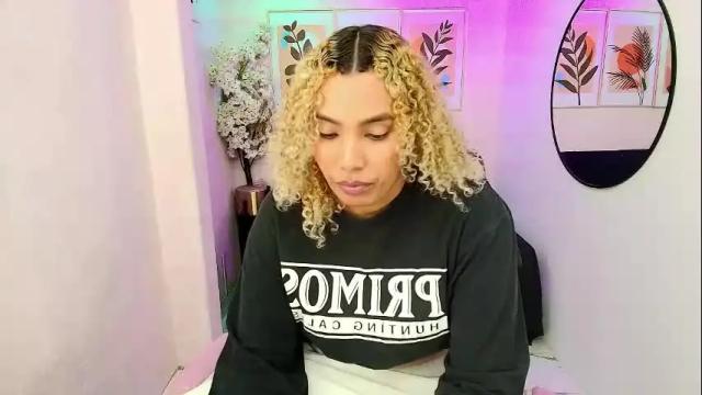 Image 2 of afroditha_69_ Stream on Chaturbate on 3 months ago