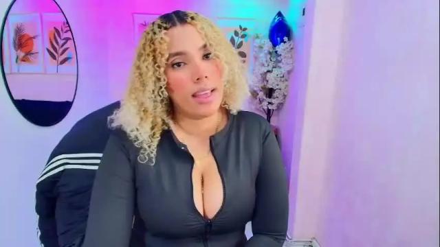 Image 7 of afroditha_69_ Stream on Chaturbate on 3 months ago