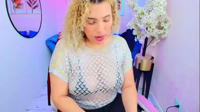 Image 10 of afroditha_69_ Stream on Chaturbate on 3 months ago