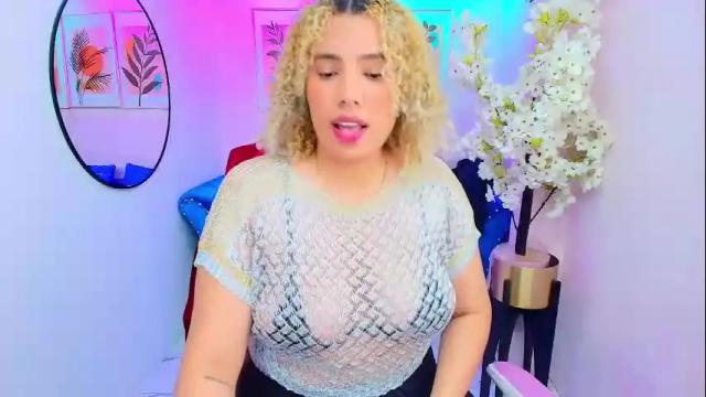 Image 7 of afroditha_69_ Stream on Chaturbate on 3 months ago