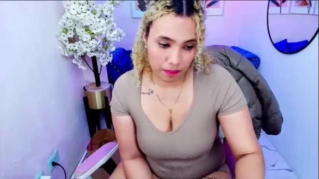 Image 8 of afroditha_69_ Stream on Chaturbate on 3 months ago
