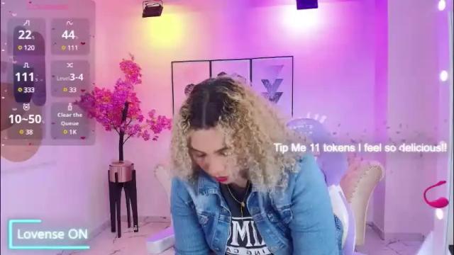 Image 3 of afroditha_69_ Stream on Chaturbate on 2 months ago