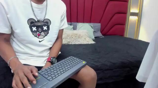 Image 11 of agahta_aithor Stream on Chaturbate on 17 months ago