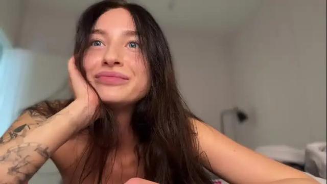 Image 11 of agata_cristy Stream on Chaturbate on 1 month ago