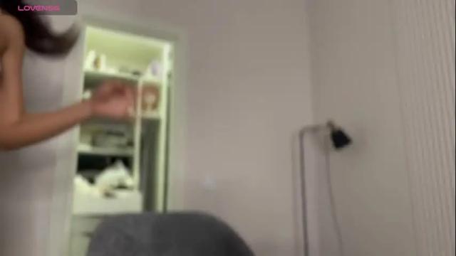 Image 10 of agata_cristy Stream on Chaturbate on 1 month ago
