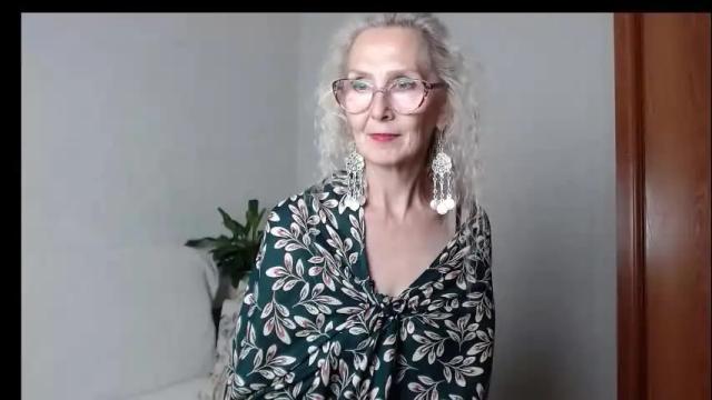 Image 2 of agatha_moore_ Stream on Chaturbate on 1 month ago