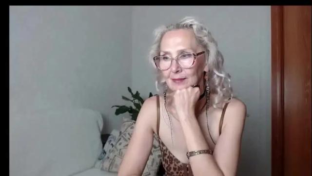 Image 10 of agatha_moore_ Stream on Chaturbate on 1 month ago