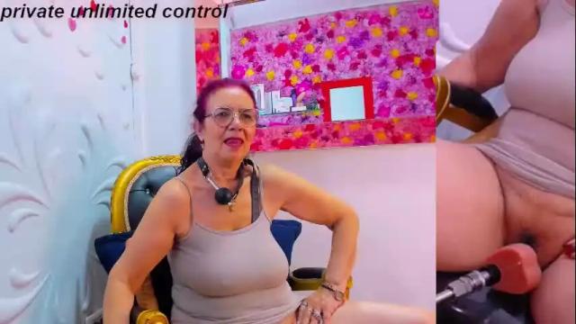 Image 3 of agatha_ross26 Stream on Chaturbate on 4 months ago