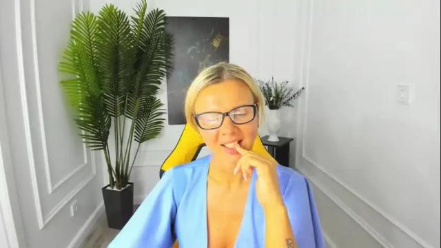 Image 10 of agathaklouin Stream on Chaturbate on 4 months ago