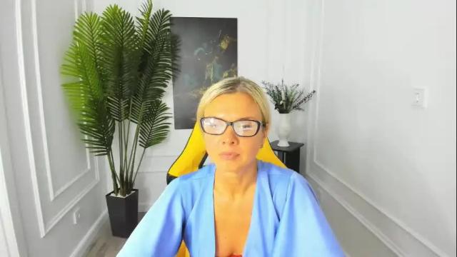 Image 11 of agathaklouin Stream on Chaturbate on 4 months ago