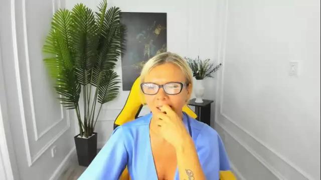 Image 3 of agathaklouin Stream on Chaturbate on 4 months ago