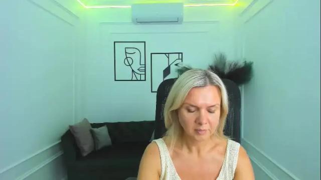 Image 11 of agathaklouin Stream on Chaturbate on 4 months ago