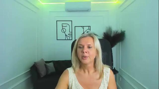 Image 12 of agathaklouin Stream on Chaturbate on 4 months ago