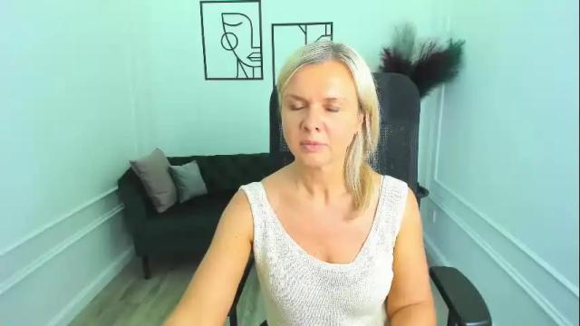 Image 6 of agathaklouin Stream on Chaturbate on 4 months ago