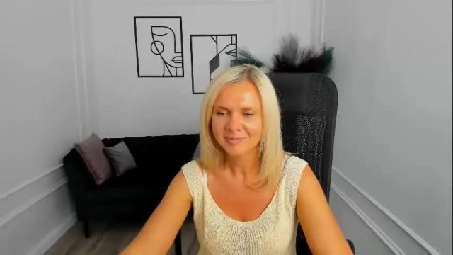 Image 3 of agathaklouin Stream on Chaturbate on 4 months ago