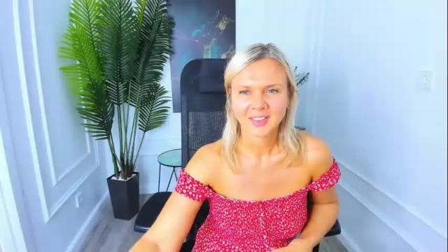 Image 3 of agathaklouin Stream on Chaturbate on 3 months ago