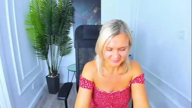 Image 7 of agathaklouin Stream on Chaturbate on 3 months ago