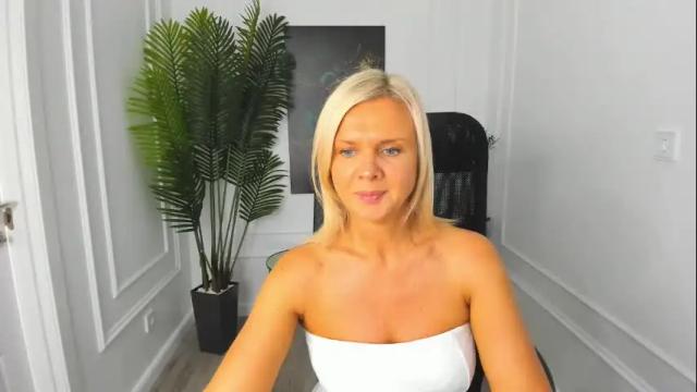 Image 6 of agathaklouin Stream on Chaturbate on 3 months ago